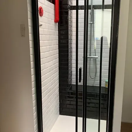 Spacious Nest With Terrace Near Batignolles *