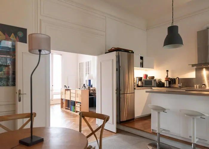 Spacious Nest With Terrace Near Batignolles *