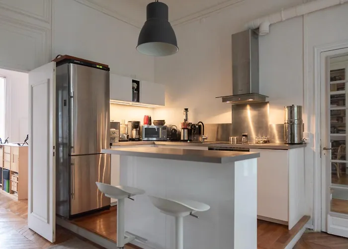 Spacious Nest With Terrace Near Batignolles Paris